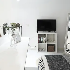  Apartment Comecasa Grazioso Loft In Crocetta Near Mangiagalli Italy