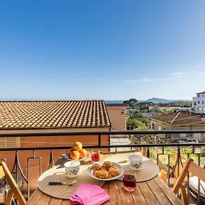https://santa-maria-navarrese-appartamento-vista-mare-con-giardino.in-sardinia.net