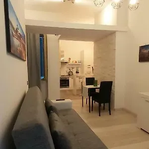  Apartment 332 Italy